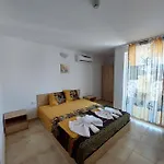 West بيت ضيافة ساني بيتش