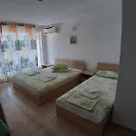 West 3* ساني بيتش