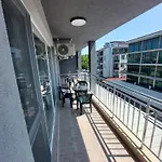 West 3* ساني بيتش