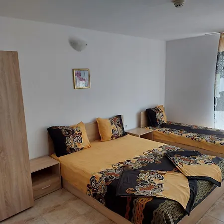 Πανσιόν West 3*