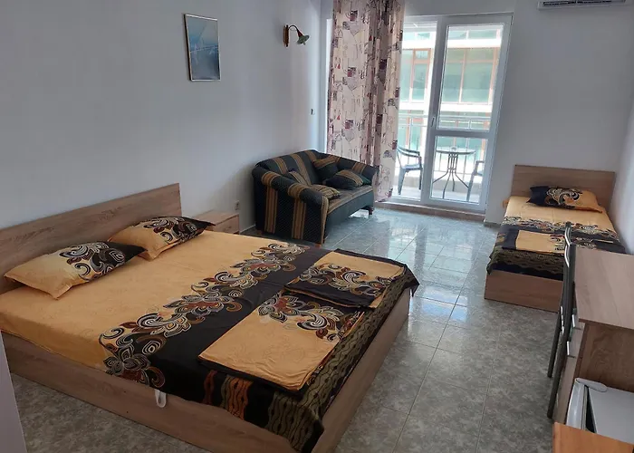 West Къща за гости 3*