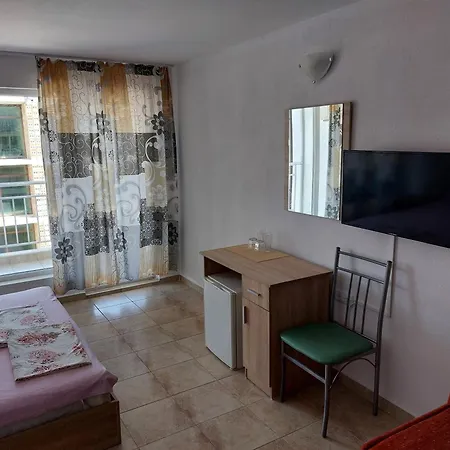 ゲストハウス West