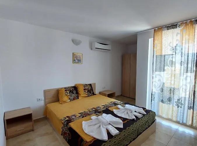 West Pensionat Slăntjev Brjag